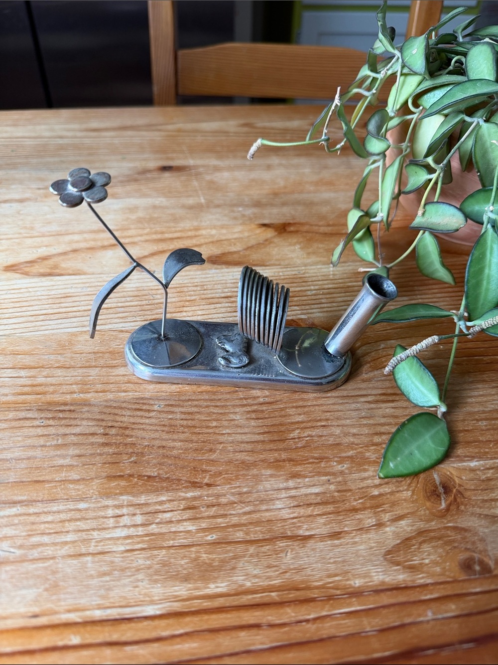 Vintage Metal Flower Pen Holder and Organizer